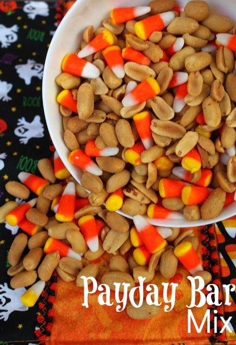 Candy Corn Mix, Payday Bars, Halloween Treat Baskets, Payday Candy, Payday Candy Bar, Halloween Candy Apples, Bread Gifts, Edible Bowl, Diy Halloween Treats