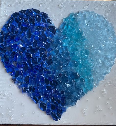 Glass Fusion Ideas Hearts, Tack Fused Glass Ideas, Broken Glass Crafts, Sea Glass Art Diy, Glass Art Products, Sea Glass Art Projects, Diy Beach Decor, Diy Crafts Love, Glass Fusion Ideas