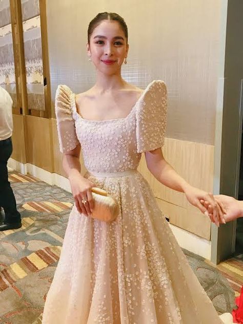 Cocktail Filipiniana Dress, Filipiniana Ball Gown, Filipiana Dress Modern Classy, Modern Filipiniana Gown Prom, Maria Clara Gown, Filipiniana Costume, Julia Barreto, Grad Fits, Philippines Dress