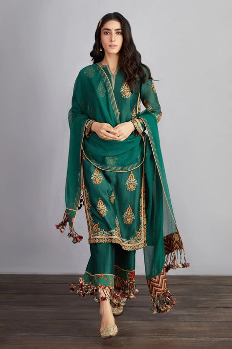 Lehenga Style, Indian Textiles, Salwar Kameez Designs, Sharara Set, How To Hem Pants, Indian Designer Outfits, Kurta With Pants, Bottle Green, Salwar Suit