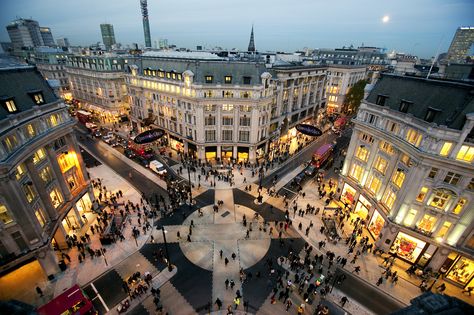 Oxford Circus Crossing, London, England - what id give to go back! Oxford Circus, London Shopping, Cities In Europe, Oxford Street, London Town, London Calling, London Love, City Break, Nature Landscape