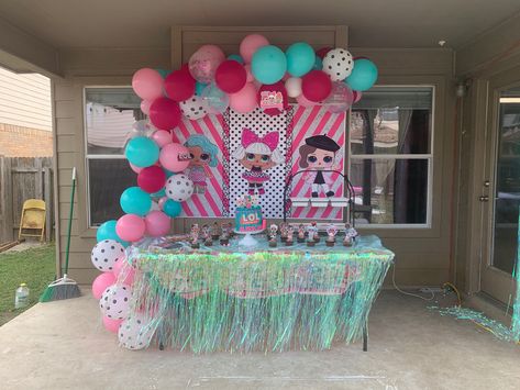 Lol Balloon Decorations, Diy Lol Surprise, Lol Surprise Birthday, Ballon Art, Party Balloons Diy, Lol Doll Cake, Balloon Bouquet Diy, Cute Birthday Outfits, Candy Table