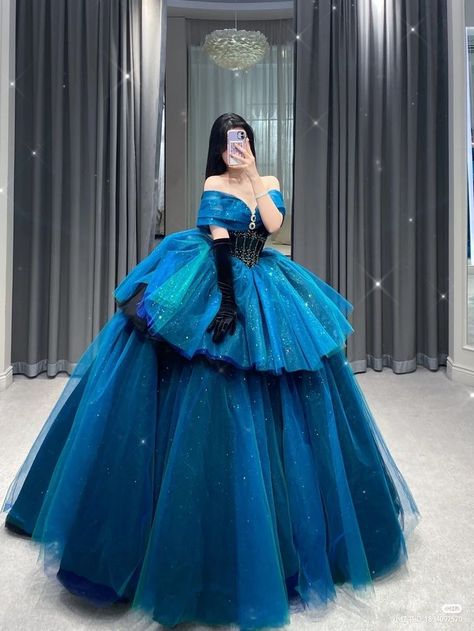 After Prom Aesthetic, 18th Birthday Party Dress, Dress 18th Birthday, Look Gatsby, Ball Gowns Fantasy, Ball Gown Princess, Teal Dresses, Gown Princess, Gowns Dresses Elegant