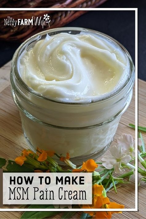 Learn how to make an effective homemade pain cream featuring MSM powder - a popular natural supplement containing sulfur. Msm Powder, Cannibis Recipes, Herbal Remedies Recipes, Salve Recipes, Herbal Salves, Diy Cream, Body Butters Recipe, Homemade Shampoo, Pain Relief Cream