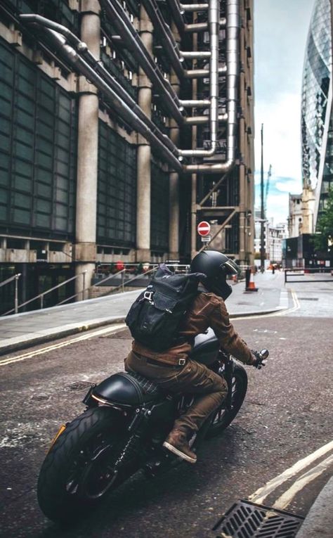 Mens Biker Style, Мотоциклы Harley Davidson, Moto Scrambler, Motos Vintage, Bike Motor, Мотоциклы Cafe Racers, Bobber Custom, Cafe Racer Style, Art Cafe