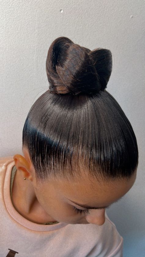 Ballroom Hairstyles, Slicked Back Hairstyles, Slicked Hair, Ballroom Hair, Knot Bun, Best Hair Styles, Hairstyles For Layered Hair, Slick Back, Slicked Back Hair