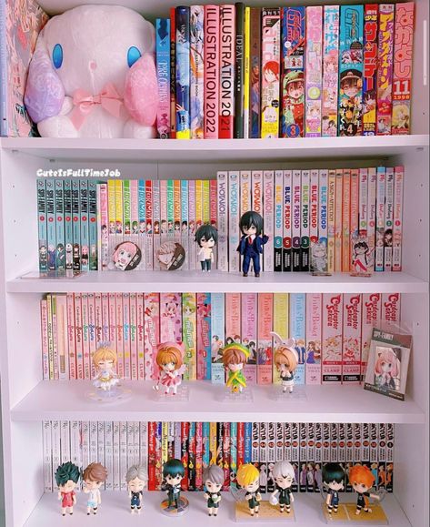 Book And Bed, Manga Shelf, Anime Bedroom Ideas, Preppy Bedroom, Tokyo Hotel, Otaku Room, Book Room, Love Books, Anime Room