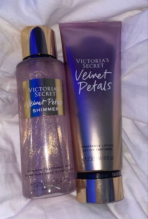 17 Doğum Günü, Victoria Secret Perfume Body Spray, Perfume Victoria Secret, Profumo Victoria Secret, Amber Romance, Bare Vanilla, Victoria Secret Body Spray, Victoria's Secret Perfume, Spell Love