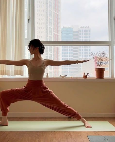 Hata Yoga, 00s Mode, Yoga Aesthetic, Yoga Inspo, Sup Yoga, Yoga Motivation, Outfit Yoga, Pose Yoga, روتين العناية بالبشرة