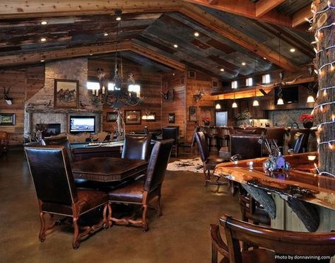 We'll Take Any One of These Awesome Man Caves (24 Photos) - Suburban Men - May 7, 2016 Man Cave Games, Office Organization At Work, Ultimate Man Cave, Garage Loft, Man Cave Basement, Hunting Lodge, Man Room, Man Caves, Man Cave Garage