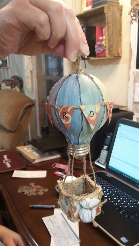 Light Bulb Hot Air Balloon Light Bulb Hot Air Balloon, Fire Balloon, Hot Air Balloons Art, Air Ballons, Clay Pot Projects, Thrift Store Crafts, Crafts For Seniors, Etsy Ideas, Steampunk Design