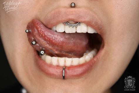 Oral Piercings, Inspo Art, Face Piercings, Tongue Piercing, Body Jewelry Piercing, Body Piercings, Body Modifications, Body Mods, Japanese Women