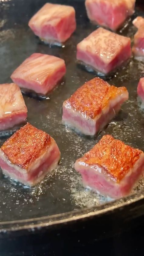 Wagyu Cubes Recipe, A5 Wagyu Steak, Dr Food, Japanese Wagyu, A5 Wagyu, Wagyu Steak, Wagyu Beef, Junk Food, Japanese Food