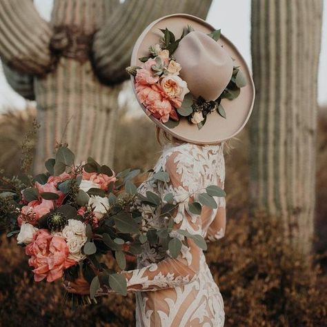 Hat With Flowers, Bridal Hat, Bridal Session, Wearing A Hat, Desert Wedding, Wedding Destination, Green Wedding Shoes, Wedding Guide, Wedding Hats