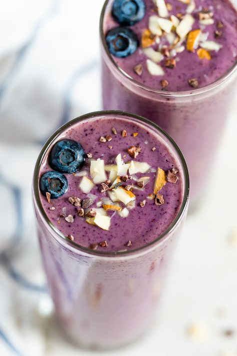 Make the Tropical Smoothie Health Nut Smoothie at home with this easy recipe! Here’s what you need: blueberries, mango, banana, almonds and protein. Right after college I was determined to stay consistent with my healthy eating habits and [...] The post Health Nut Smoothie (Tropical Smoothie Copycat) appeared first on Eating Bird Food. Nut Smoothie, Smoothie At Home, Tropical Smoothie Recipes, Tropical Smoothie Cafe, Apricot Smoothie, Easy Breakfast Smoothies, Banana Apple Smoothie, School Recipes, Healthy Nuts