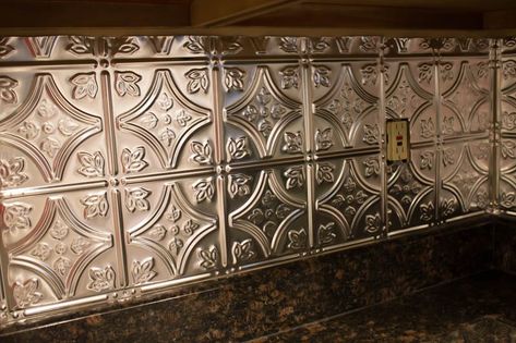 DIY Tin Kitchen Blacksplash Tin Tile Backsplash, Tin Backsplash Kitchen, Kitchen Sink Interior, Tin Interior, Easy Home Improvement Projects, Diy Home Improvements On A Budget, Diy Kitchen Countertops, Diy Kitchen Backsplash, Tin Kitchen