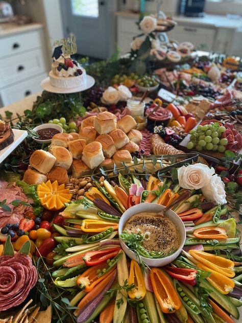 Grazing Tables — SPRIG & SPREAD Winter Grazing Table Ideas, Grazing Table Nye, Dinner Spread Table, Christmas Party Grazing Table, Christmas Spread Table, Holiday Grazing Table, Christmas Grazing Table, Arab Lifestyle, Shower Recipes