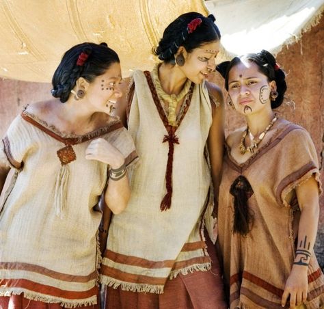 Ancient Mayan Clothing, Mayan Dress, Mayan Clothing, Aztec Clothing, Mayan People, Aztec Civilization, Aztec Culture, Mayan Art, Aztec Warrior