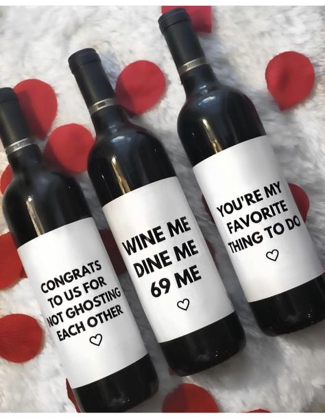 Valentines Day Wine, Galentines Gifts, Wine Stickers, Valentine Day Boxes, Flower Box Gift, Diy Labels, Galentines Day, Alcohol Bottles, Wine Bottle Diy