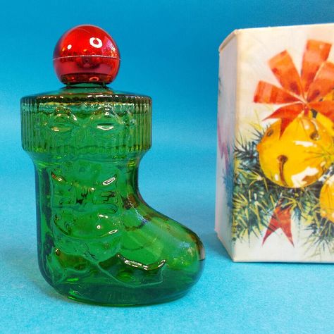 Avon Bottles, Avon Christmas, Avon Perfume Bottles, Old Perfume Bottles, 1970s Childhood, Happy Childhood, Avon Collectibles, Avon Perfume, Childhood Memories 70s