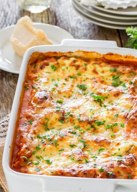 Sauce For Lasagna, How To Make Bolognese, Fried Eggplant Recipes, Chicken Bolognese, Chicken Lasagne, Chicken Lasagna Recipe, Classic Lasagna Recipe, Lasagna Bolognese, Jo Cooks