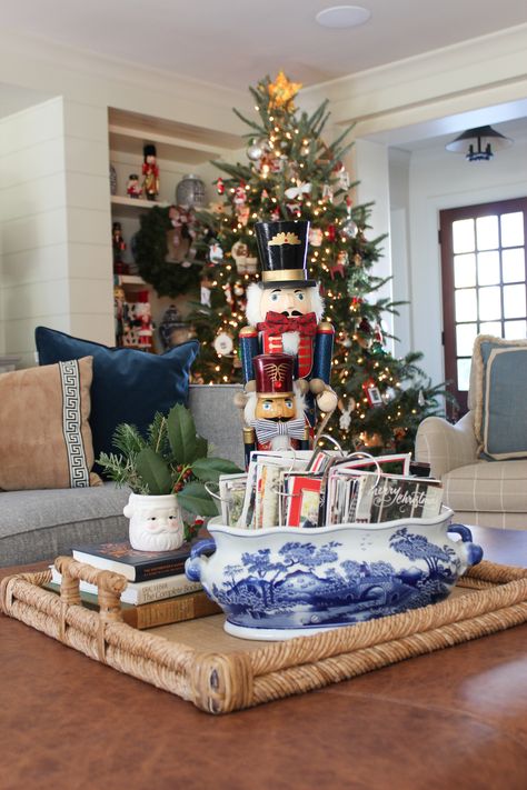 Chinoiserie Christmas, Southern Christmas, Blue Christmas Decor, Christmas Decor Inspiration, Christmas Interiors, Home Aesthetic, Ready For Christmas, No Place Like Home, Coastal Christmas