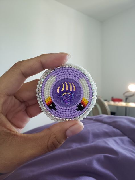 Native Beaded Cab Earrings, Native Beaded Popsocket, Oval Beaded Earrings Native, Beadwork Designs Earrings, Native American Beadwork Earrings Tutorials, Beading Earrings Native, Cabochon Beaded Earrings, Purple Beaded Earrings Native Americans, Beaded Pop Sockets Native