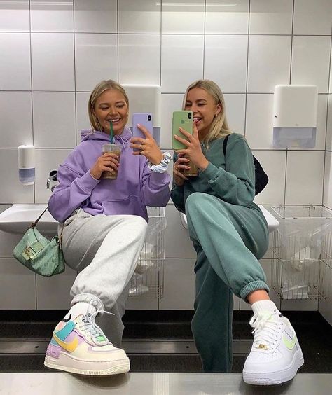 Bff Pics, Best Friend Outfits, Best Friend Photoshoot, Bff Outfits, Best Friends Shoot, Best Friends Aesthetic, Best Friend Photos, Cute Friend Pictures, Bff Goals