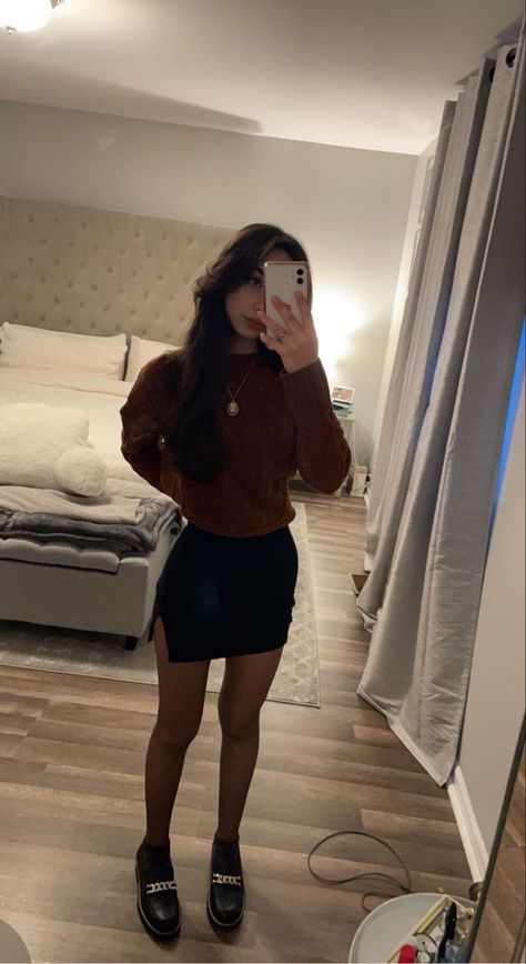 Black Platform Outfit, Black Mini Skirt Outfit Fall, Brown Mini Skirt Outfit, Platform Outfit, Black Mini Skirt Outfit, Black Sweater Outfit, Skirt Outfit Fall, Brown Mini Skirt, Brown Knit Sweater