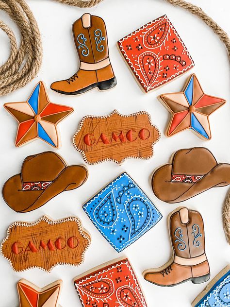 Western Themed Cookies Decorated, Cowboy Sugar Cookies, First Rodeo Cookies, Rodeo Cookies, Western Cookies, Fall Decorated Cookies, Cookie Techniques, Royal Icing Decorated Cookies, Dessert Decor