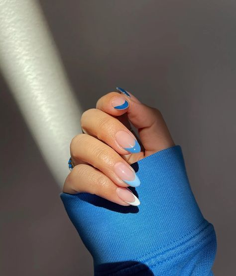 Blue French Tip Nails, Blue French Tip, Unghie Sfumate, Blue French Tips, French Tip Nail Designs, Blue Acrylic Nails, Nagel Tips, Smink Inspiration, Blue French