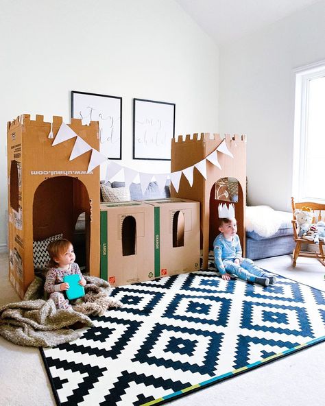 Cardboard Box Playhouse Diy, Cardboard Box Castle, Cardboard Boxes Kids, Cardboard Houses For Kids, Castle Birthday Party, Cardboard Box Houses, Dragon Baby Shower, Castle Crafts, Kids Castle