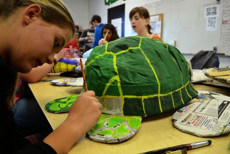 Sea Creatures Crafts, Ocean Baby Showers, Dance Decorations, Sculpture Lessons, 8th Grade Art, Turtle Sculpture, Paper Mache Crafts, Turtle Art, Art Theme