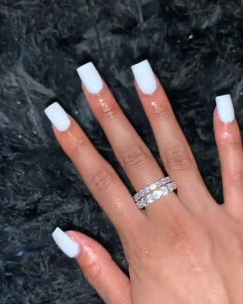 White Square Acrylic Nails, White Short Acrylic Nails, Short Tapered Square Nails, Short White Acrylic Nails, Cute Short Square Nails, Square Acrylic Nails Short, White Short Nails, Tapered Square Nails, Gel Acrylic Nails