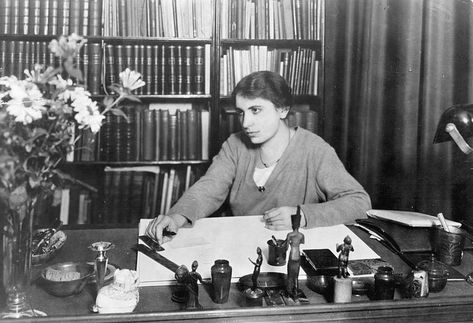 Anna Freud, Founder of Child Psychoanalysis Anna Freud, Erik Erikson, University Of Vienna, Primary School Teacher, Developmental Stages, Child Therapy, Child Psychology, Medicine Doctor, Fast Facts