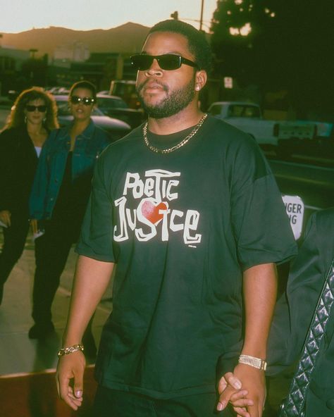 Strapped Archives on Instagram: “Ice Cube photographed by Barry King while attending the premiere for the film ‘Posse’ in Los Angeles, CA - May 12, 1993” Ice Cube Outfits 90s, Ice Cube 90s, Eazy E And Ice Cube, Ice Cube 1990, Ice Cube Shirt, Hiphop Tshirt, Cube World, 90s Hiphop, Hip Hop Classics