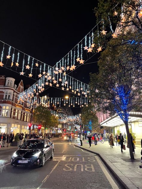 Oxford Street Christmas Lights, Oxford Street Lights, Oxford Street Christmas, Christmas Exterior, London Street Photography, Oxford Street London, Future Aesthetic, London Streets, Life In The Uk