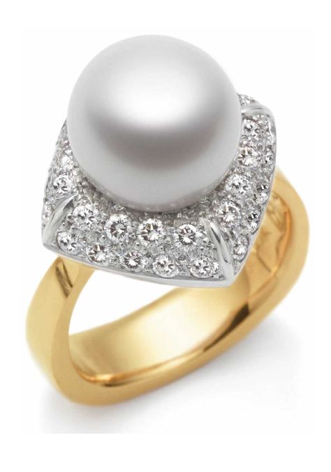 Australian South Sea pearl ring South Sea Pearl Ring, White Pearl Jewelry, Sparkling Jewelry, Diamond Bracelet Design, Luxe Design, Lotus Jewelry, Pearl Rings, Pearl Necklace Designs, Pearl Jewellery