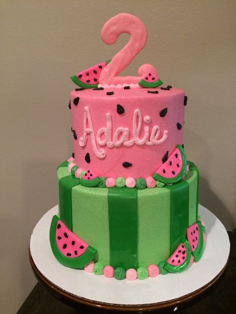 Watermelon Cupcake Cake, Watermelon Cake Ideas, Watermelon Birthday Party Theme, Watermelon Cake Birthday, Melon Birthday, Baby Shower Watermelon, Fruit Birthday Party, Watermelon Birthday Parties, 1st Birthday Party For Girls