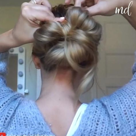 MESSY BUN! #hairstyles #hairdesign #cutehairstyle Pretty Wedding Hairstyles, Wedding Hairstyles With Bangs, Step Hairstyle, Low Messy Bun, Messy Hair Tutorial, Hairstyle Tutorials, Hair Bun Tutorial, Messy Buns, Hair Braid Videos