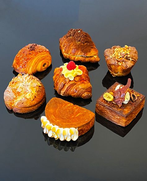 Have you tried our new pastries?⁠ ⁠ Almond Crescent ▪️ Yuzu Meringue Eclipse ▪️ Pain Au Chocolat ▪️ Tiramisu Croissant ▪️ Raspberry & Almond Croissant ▪️ Milk Chocolate & Caramel ▪️ Prosciutto & Gruyère ⁠ ⁠ These 7 amazing flavours are available every day of the week. Pre-order them for your next trip to the bakery. 🥐😍⁠ ⁠ ⁠ Tiramisu Croissant, Croissant Ideas, Lunchbox Cake, Croissant Recipe, Almond Croissant, Raspberry Almond, Cozy Coffee Shop, Bg Design, Coffee Business