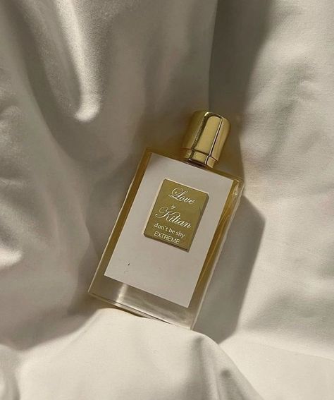 Follow my pinterest @danina211 for more beauty finds&outfit ideas Kilian Perfume Aesthetic, Kilian Perfume, Love By Kilian, Perfumes Collection, Perfume Aesthetic, Non Toxic Makeup, Luxury Perfumes, By Kilian, Fragrances Perfume Woman