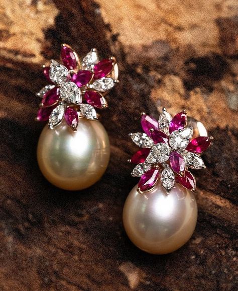 Pearl With Diamond Earrings, Ruby And Pearl Earrings, Egyptian Inspired Jewelry, Diamond Earrings Indian, Ruby Stud Earrings, Beautiful Jewelry Diamonds, Black Pearl Earrings, Diamond Jewelry Earrings, Fancy Jewelry Necklace