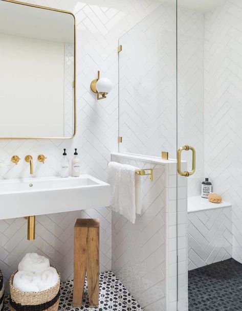 Modern Eclectic Bathroom, Subway Tile Bathroom, White Herringbone Tile, Modern Eclectic Home, Gathering Ideas, Eclectic Bathroom, Best Bathroom Designs, Black And White Tiles, Rustic Bathrooms