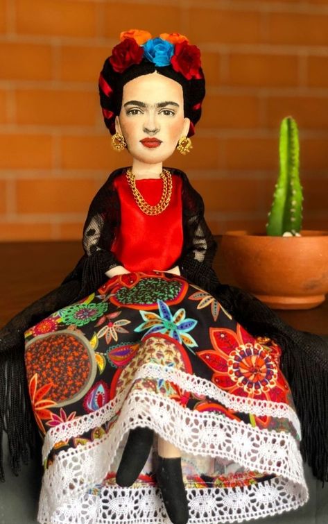 Frida Style, Frida Kahlo Art, Uncanny Valley, Viva La Vida, Pretty Dolls, Fabric Dolls, Rag Doll, Fresh Produce, Art Education