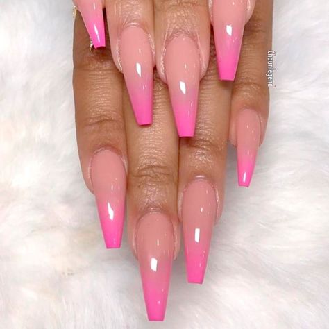 Wonderful Ombre Nail Designs for Your Inspiration ★ See more: https://naildesignsjournal.com/ombre-nail-designs-inspiration/ #nails Shiny Nails Designs, Unghie Sfumate, Ombre Nail Designs, Pink Nail, Fabulous Nails, Coffin Nails Designs, Fancy Nails, Best Acrylic Nails, Gorgeous Nails