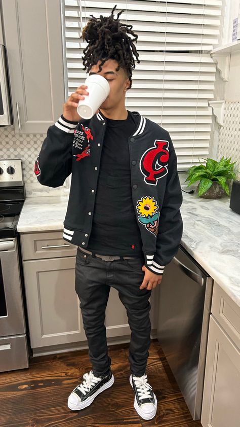 Hood Dudes Outfits, Hood Guys Aesthetic, Male Drip Outfits, Black Men Winter Outfits, Trap Fits, Vans Fits, Vans Outfit Men, Men Streetwear Outfits, Drippy Fits