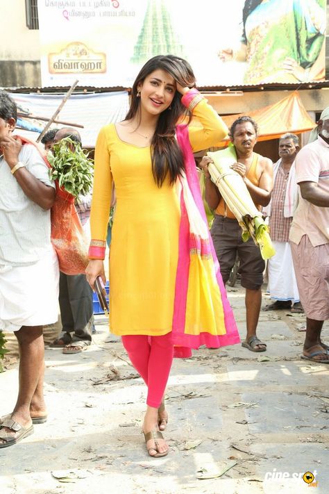 Shruti Haasan Photos in Poojai Movie (3) Shruti Hussain, Shruti Haasan, Tight Dress Outfit, Shruti Hassan, Latest Movie, Dress Indian Style, Stylish Dresses For Girls, Movie Stills, Indian Designer Outfits