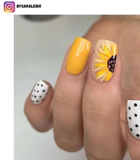 Sunflower Nail, Sunflower Nail Art, Sunflower Nails, Fancy Nails Designs, Colorful Nails, Pretty Nail Art Designs, White Nail, Yellow Nails, Autumn Nails