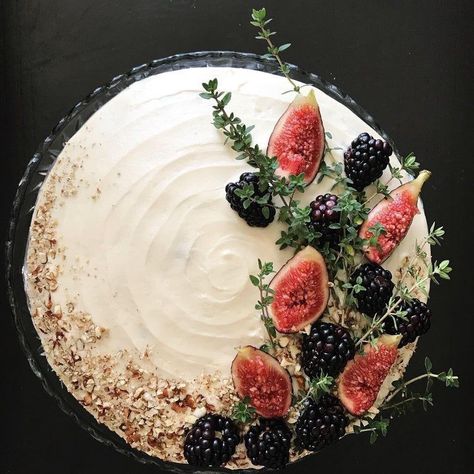 Brown Sugar Cream Cheese Frosting, Cake Decorated With Fruit, Apple Spice Cake, Fig Cake, Fruity Cake, Apple Spice, Berry Cake, Cooking Homemade, Homemade Apple